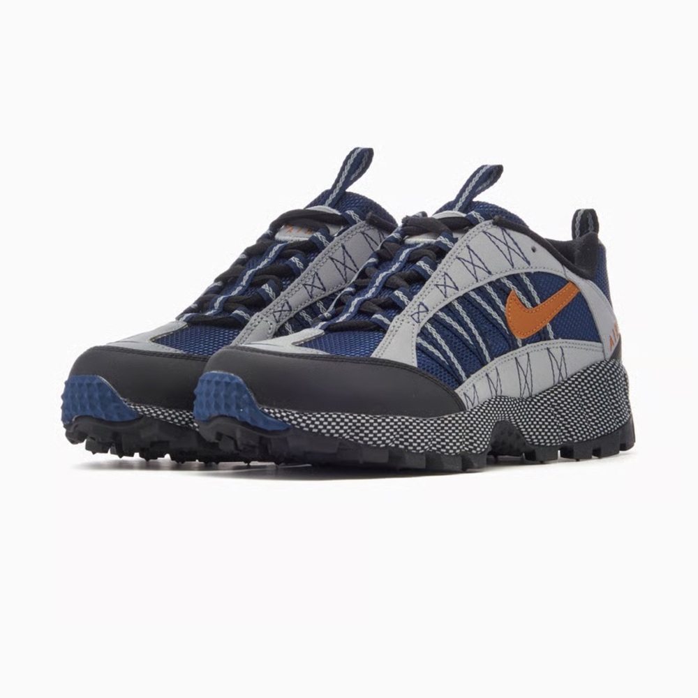Nike Air Humara QS